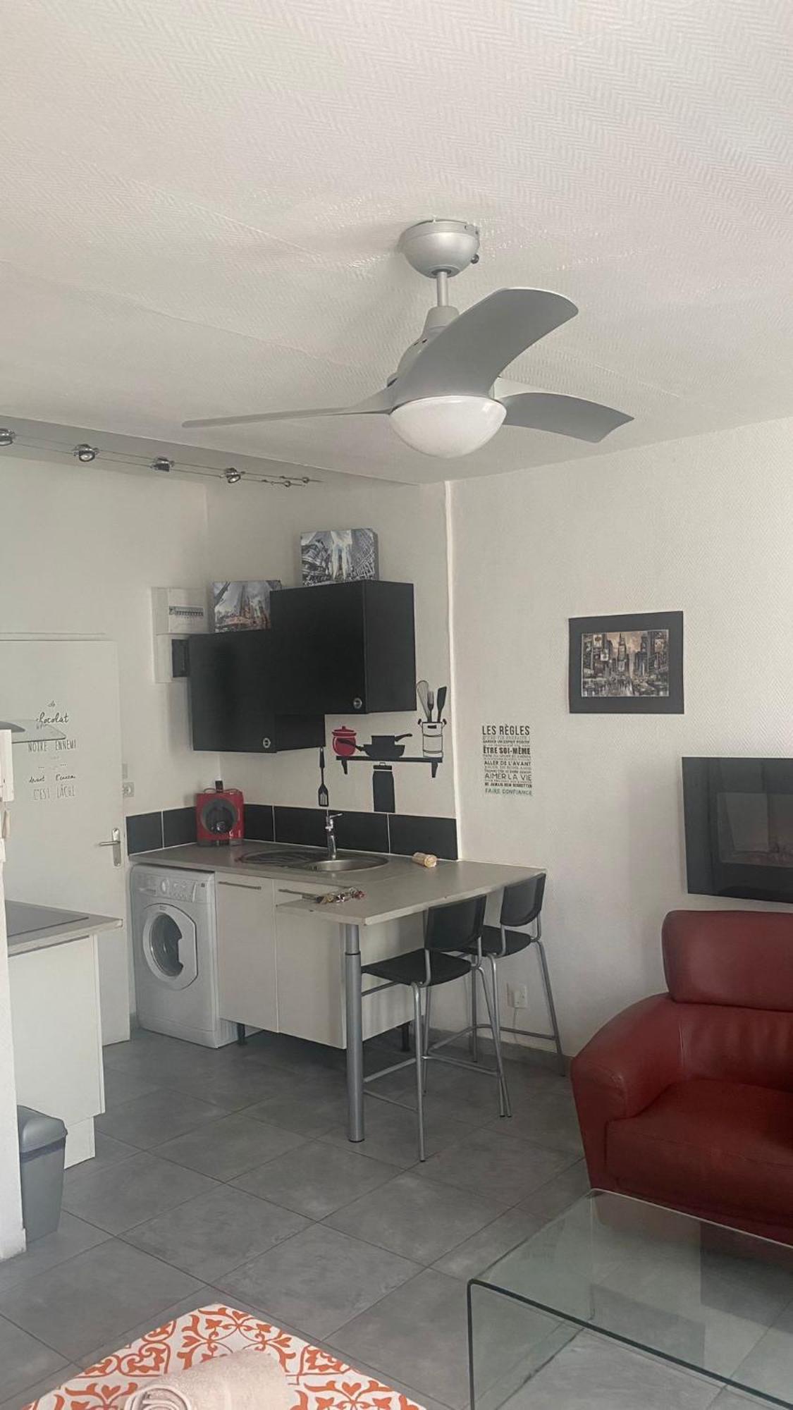 Le Suffren, Ventile ,Wifi, A 100 M De La Plage Toulon Luaran gambar