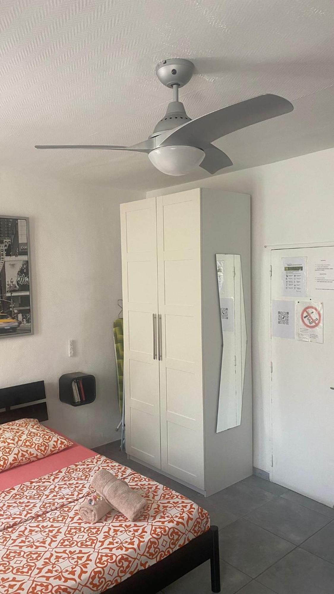 Le Suffren, Ventile ,Wifi, A 100 M De La Plage Toulon Luaran gambar